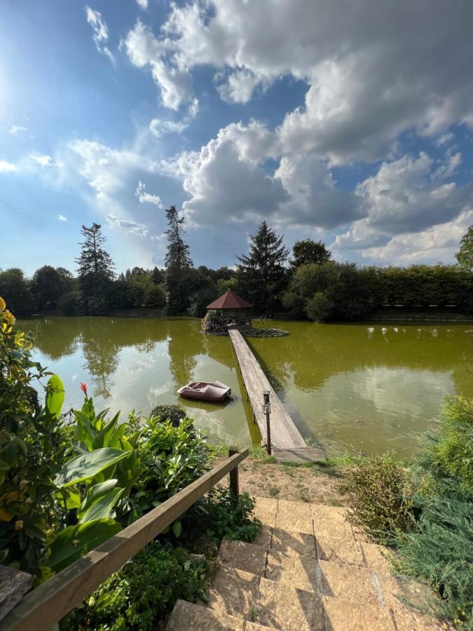 Lake Noble Saint-Germain-l'Aiguiller Exterior foto
